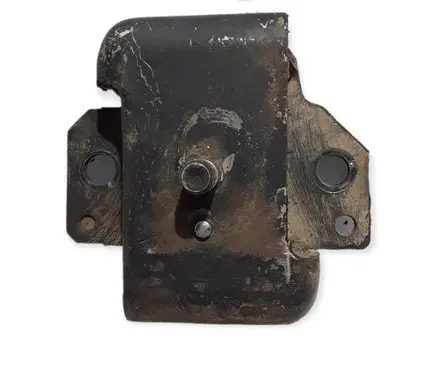 Nissan Patrol Y61 Engine mount bracket