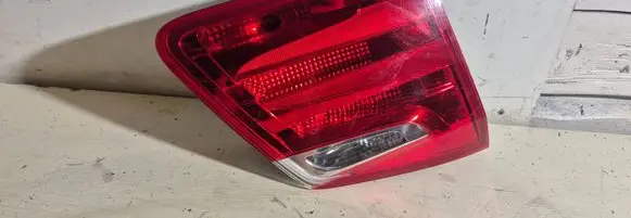 Tailgate rear/tail lights