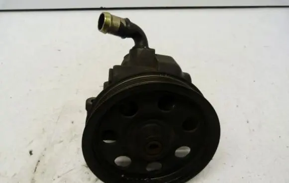 Ford Focus Power steering pump 4GB2003