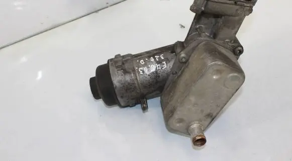 BMW 3 E46 Engine oil radiator 6740373126 6B373126 7787072