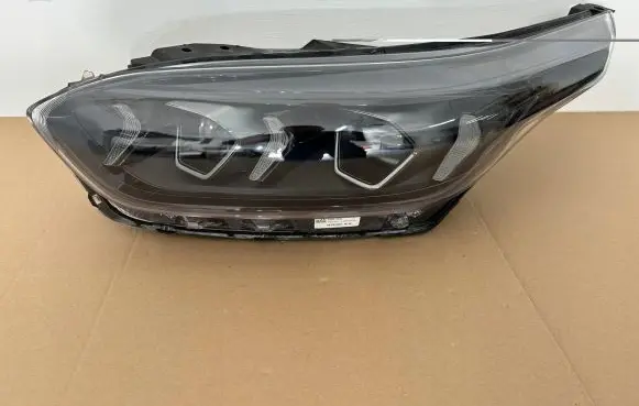KIA Ceed Headlight/headlamp 92101J7500