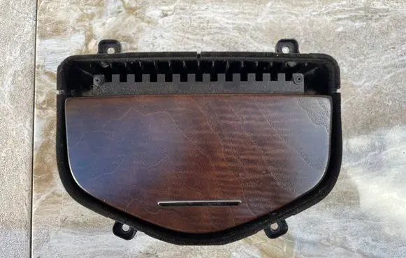Maserati Ghibli Glove box central console 670011129 105088626