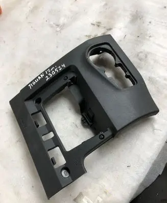 Volkswagen Tiguan Panel trim 5nb858365