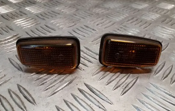 Citroen Xsara Front fender indicator light