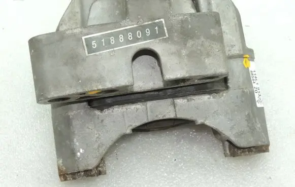 Alfa Romeo Giulietta Engine mount bracket 51888091