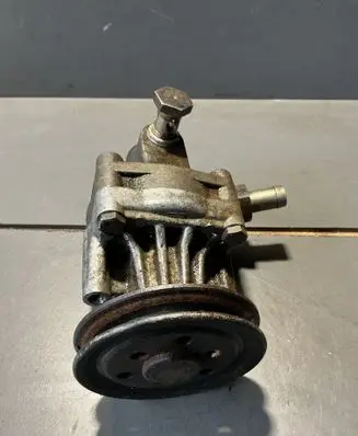 Audi A4 S4 B5 8D Power steering pump 8D0145156A
