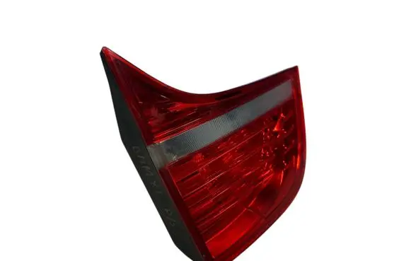 Tailgate rear/tail lights