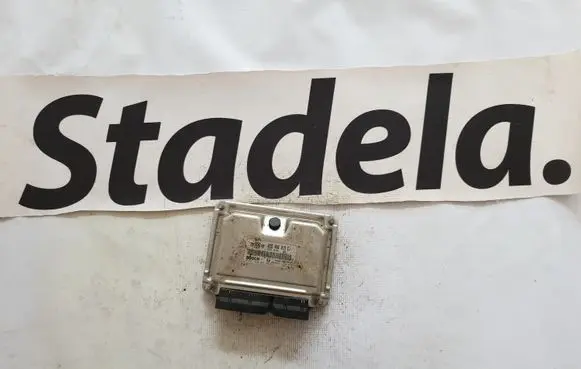 Volkswagen PASSAT B7 Engine control unit/module 0281010665
