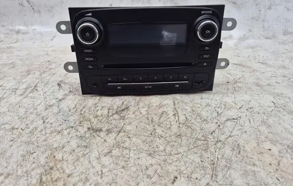 Renault Trafic III (X82) Radio/CD/DVD/GPS head unit 281157424R