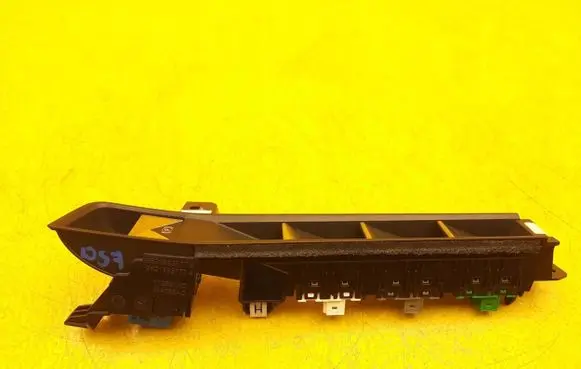 Citroen DS7 Crossback Electric window control switch 9821893877