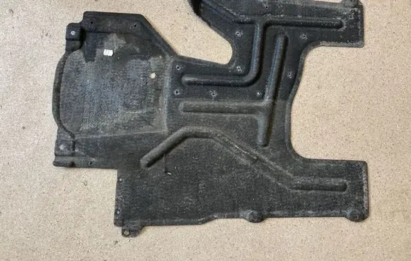 Audi Q5 SQ5 Engine splash shield/under tray 8R0825209