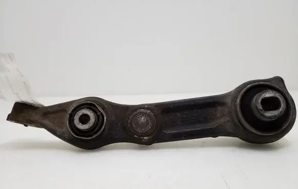 Mercedes-Benz CLS C219 Front lower control arm/wishbone A2113308107