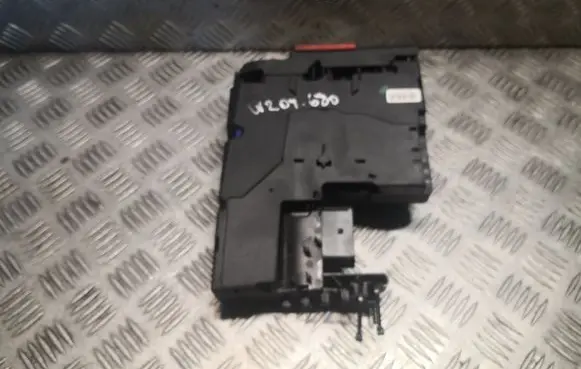 Mercedes-Benz C W204 Fuse box set 2075402550 A2075402550