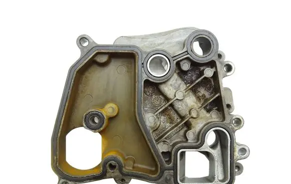 Volkswagen Touareg II Engine oil radiator 059117015P