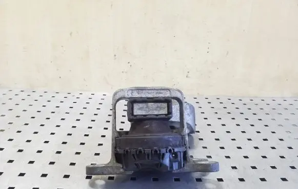Nissan X-Trail T32 Engine mount bracket 112114BA0A
