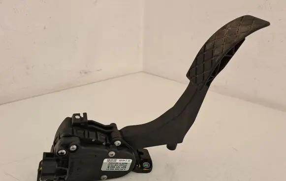 Skoda Fabia Mk1 (6Y) Accelerator throttle pedal 6Q1721503B