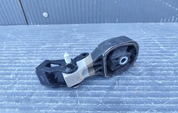 Peugeot 408 P54 Engine mounting bracket 9832933780 9824116780