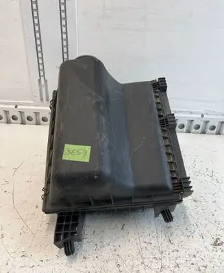 Mercedes-Benz Sprinter W901 W902 W903 W904 Air filter box 0000905901 LP117114