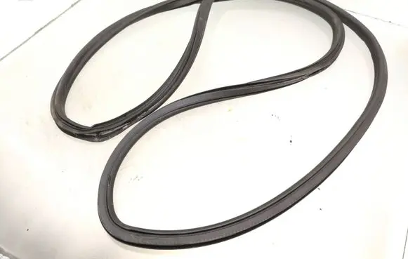 Mercedes-Benz Vito Viano W639 Front door rubber seal A6397210080