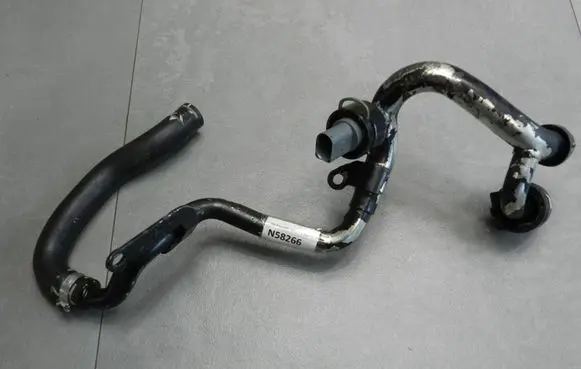 Volkswagen Phaeton Engine coolant pipe/hose 059121065