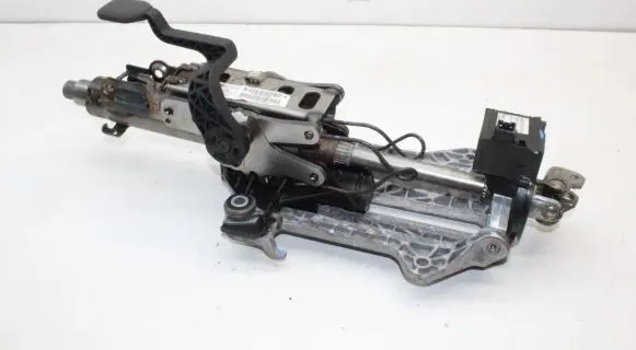 Land Rover Discovery 3 - LR3 Steering rack mechanical part QMB500770