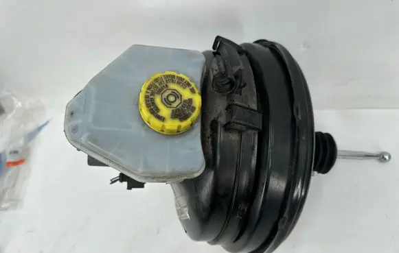 Volkswagen Touareg II Brake booster 7P0612101B