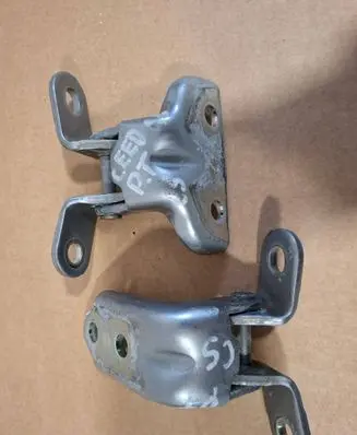 Rear door hinge set