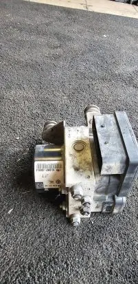 Skoda Octavia Mk2 (1Z) ABS Pump 1K0907379AF
