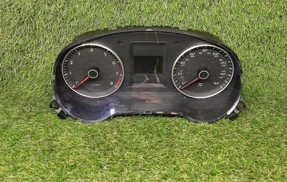Volkswagen Jetta VI Speedometer (instrument cluster) 5C6920953B