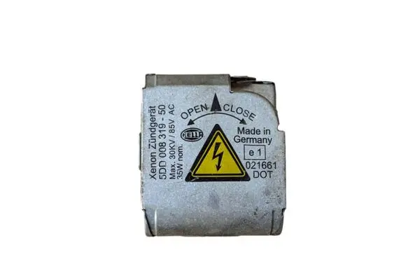 Audi A8 S8 D3 4E Voltage converter/converter module 5DD008319-50