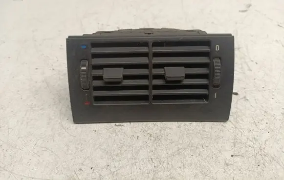 BMW 5 E39 Rear air vent grill 8376150