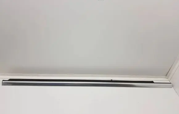 Mercedes-Benz ML W166 Front door glass trim molding A1667250165