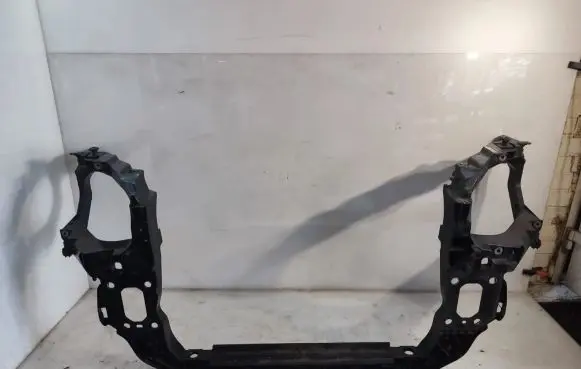 Chrysler Grand Voyager V Radiator support slam panel