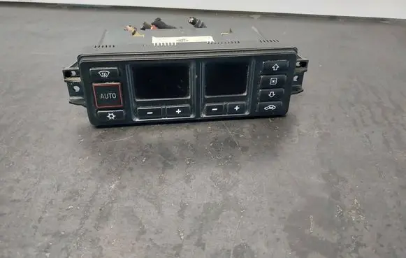 Audi A4 S4 B5 8D Climate control unit 8L0820043D 5HB007608-04