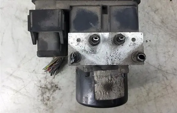 Ford Focus ABS Pump 3M512C405HB