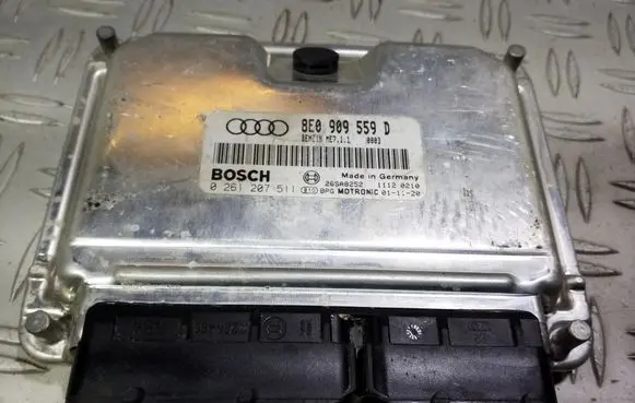 Audi A6 S6 C5 4B Engine control unit/module 8E0909559D 0261207511 26SA8252