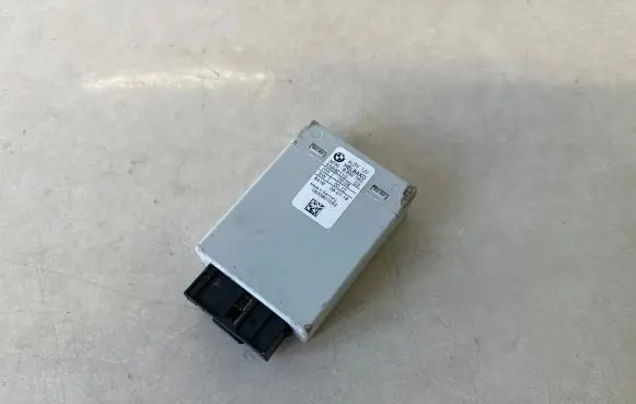 BMW X5 F15 Steering rack control module 6882780