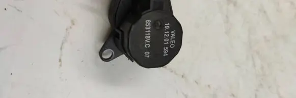 Citroen C5 Air flap motor/actuator 653118VC 191201594