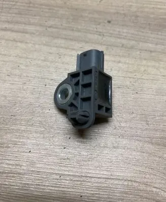 Nissan Qashqai Airbag deployment crash/impact sensor 985813ra0a