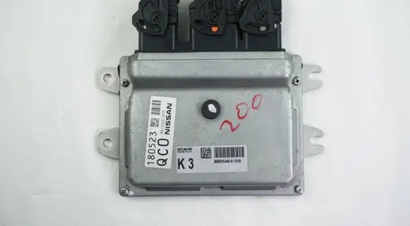 Nissan Qashqai Engine control unit/module BEM333400 MEC940200