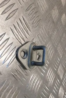 Toyota Land Cruiser (HDJ90) Rear door lock loop/hook striker 