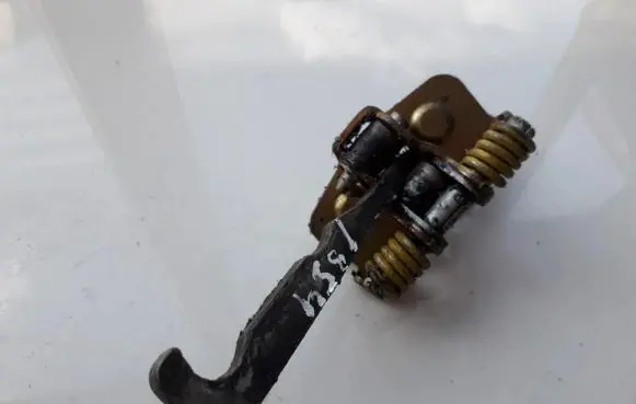 Renault Megane I Front door check strap stopper 