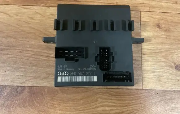 Audi A4 S4 B7 8E 8H Comfort/convenience module 8E0907279L 00009773B6