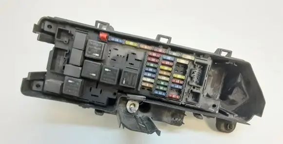 Volvo XC90 Fuse module 9494210