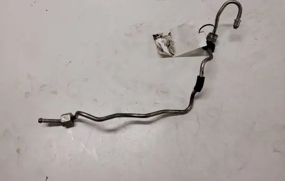 BMW X6 E71 Fuel injector supply line/pipe 