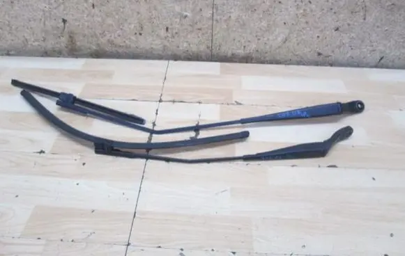 Peugeot 207 Windshield/front glass wiper blade 