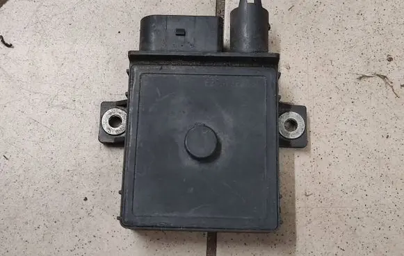BMW X5 E70 Glow plug pre-heat relay E10022360