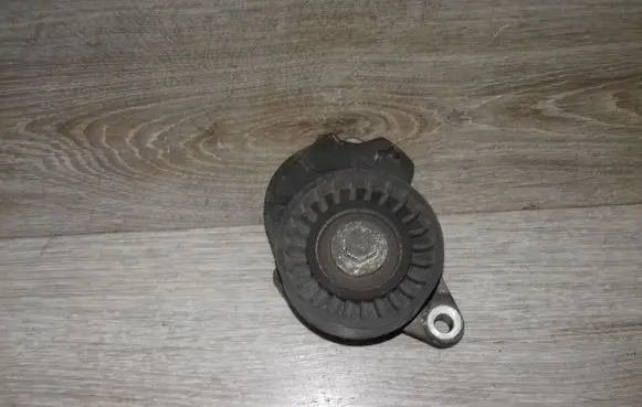 Volvo S60 Alternator belt tensioner 
