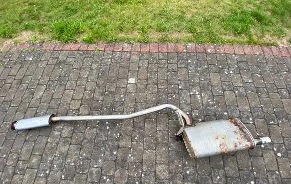 Toyota Avensis T220 Muffler/silencer 10B03 30B01 WALKER