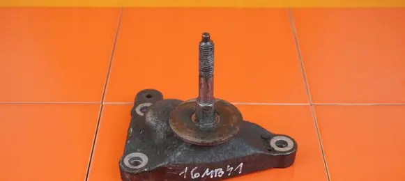 Peugeot RCZ Gearbox mounting bracket 5FU